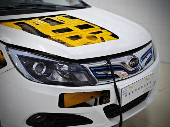 说明: C:\Users\hp\Desktop\实训室照片\微信图片_20240829100957.jpg